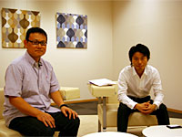 設計担当の今崎氏（左）と商品企画担当の西村氏（右）