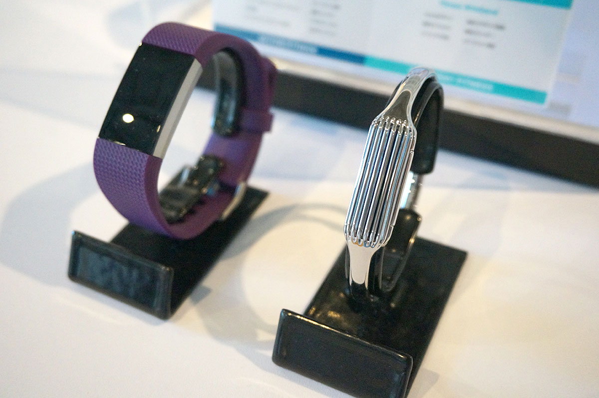 Fitbit、有酸素運動能力も測定できる「Charge 2」と水泳対応の「Flex 2