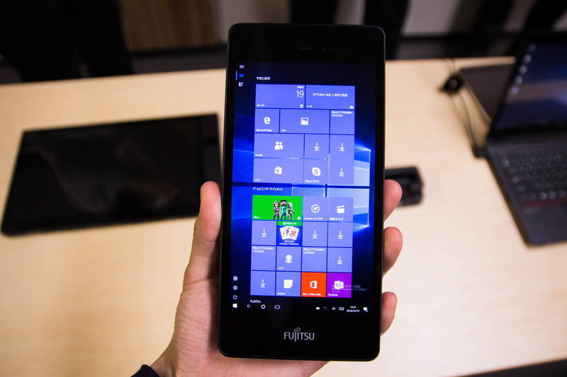 富士通、Windows搭載の「arrows Tab」や6型Windows 10タブレットを発表
