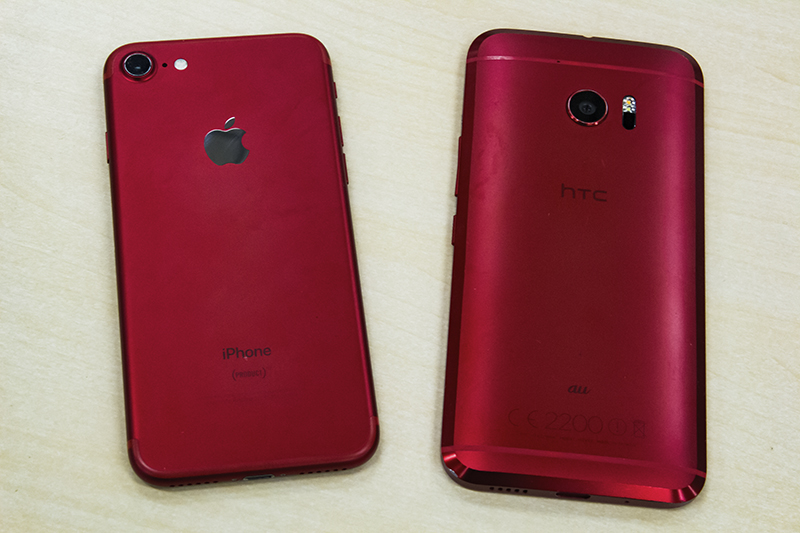 赤」に惹かれたiPhone 7で防水・FeliCaの便利さを実感 - ケータイ Watch