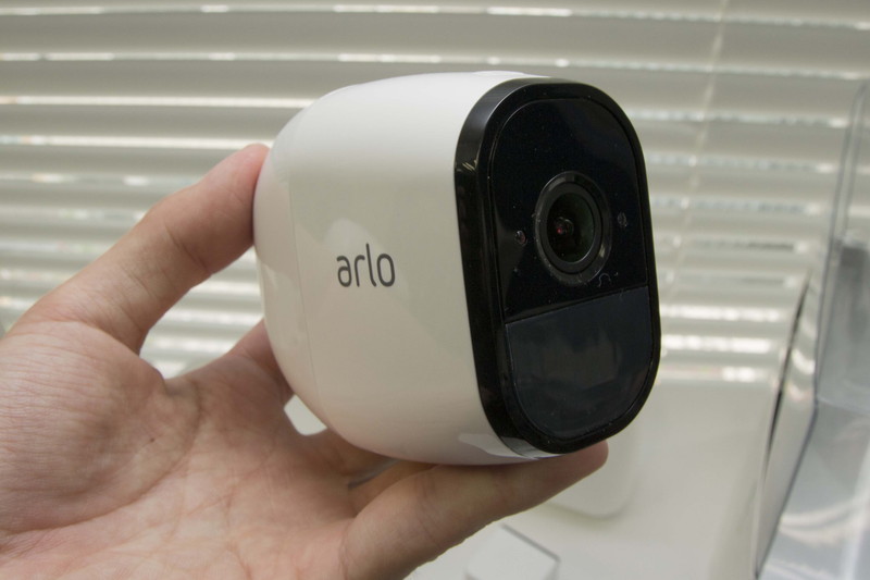 充電式Wi-Fiネットワークカメラ「Arlo Pro」6月発売、SIMフリーの