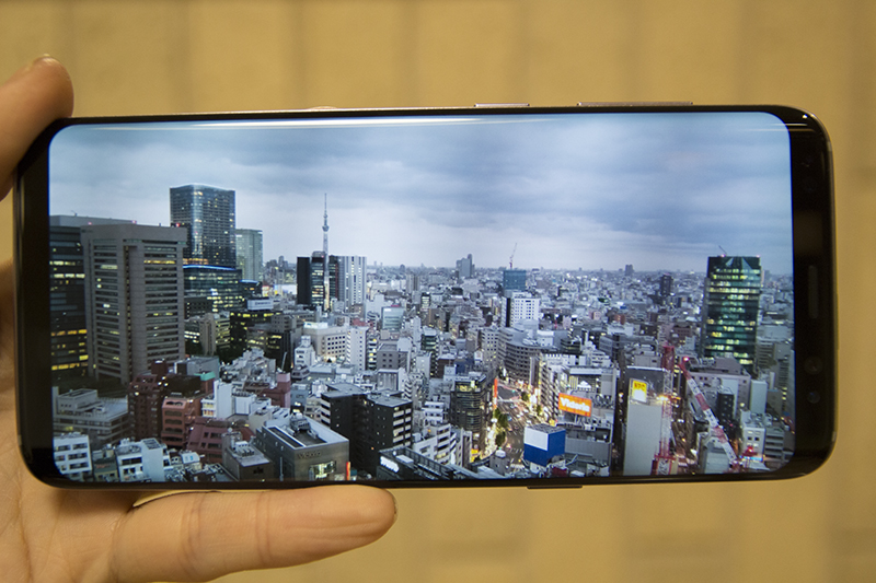 Galaxy S8 SC-02J」ミニレビュー（編集部石井）] 迫力の縦長