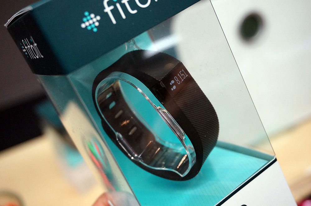 Fitbit、今春に「charge」発売へ、年内にも2製品 - ケータイ Watch