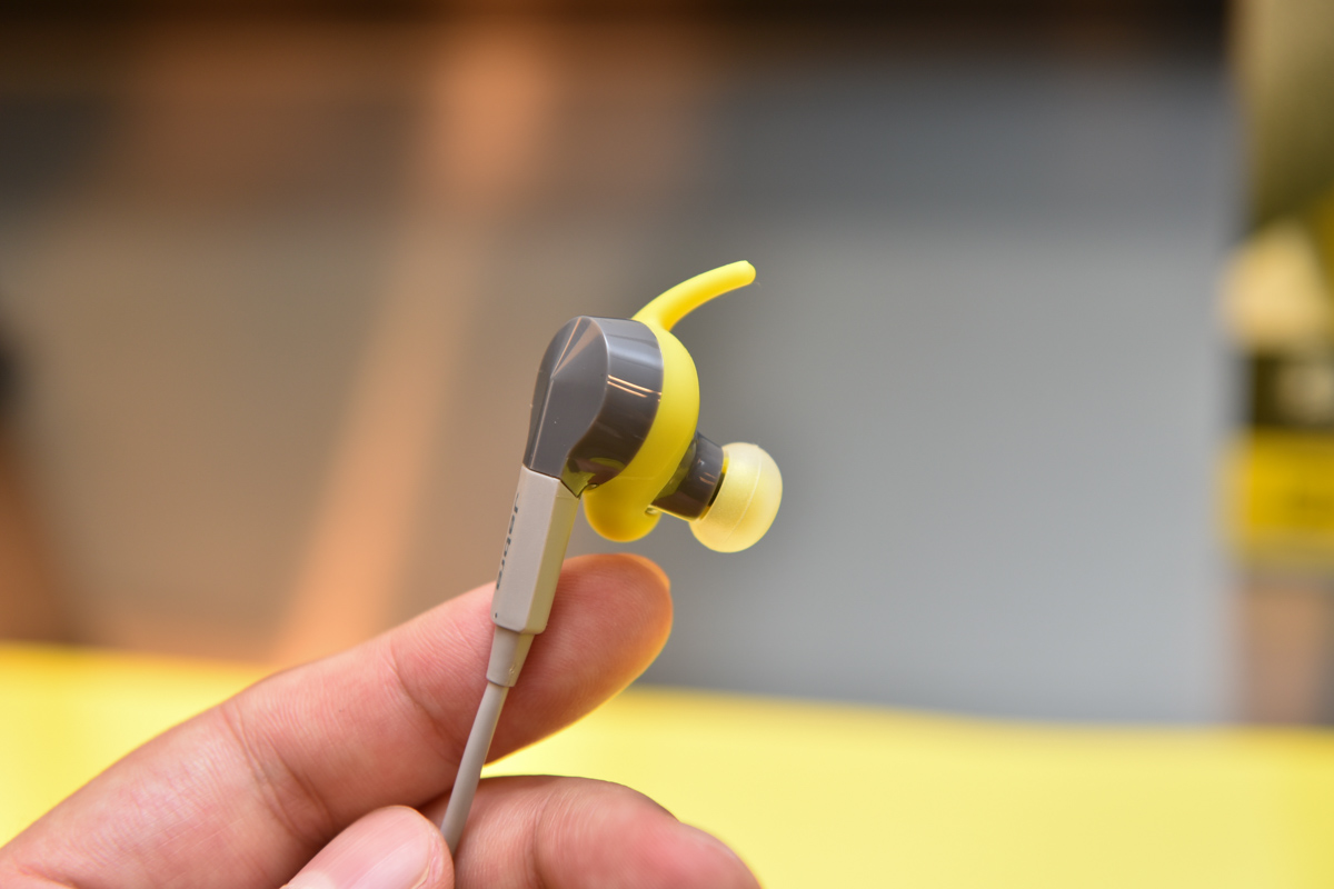 モーションセンサー搭載のスポーツイヤホン「JABRA SPORT COACH