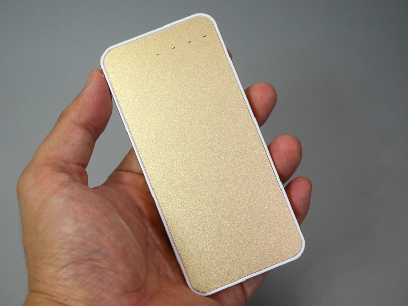 見た目そっくりサイズもそっくり、iPhone 5sのお供に最適なモバイル