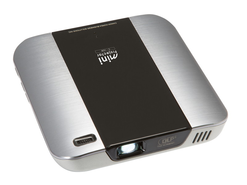 キヤノン、ケーブルレスで使える「ミニプロジェクター C-10W」発売