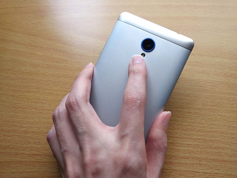 画面ロック解除専用だけど、それでも便利な指紋認証センサー