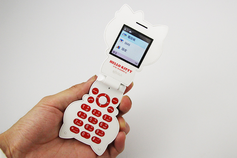 Hello Kitty cdma One 携帯電話本体 ハローキティ 超希少‼️ キティ Hello Kitty 携帯電話 本体 ガラケー