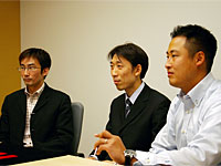山崎氏（右）がデザインを、杉原氏（中）と有田氏（左）が商品企画を担当する