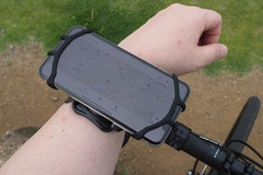 スマホを自転車に どう取り付ける ケータイ Watch