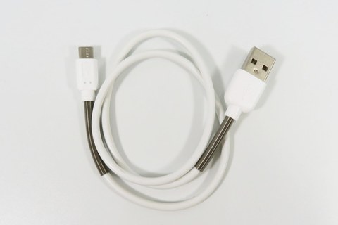 100均で買えるスマホグッズ Usb充電ケーブル スプリングコネクター ケータイ Watch