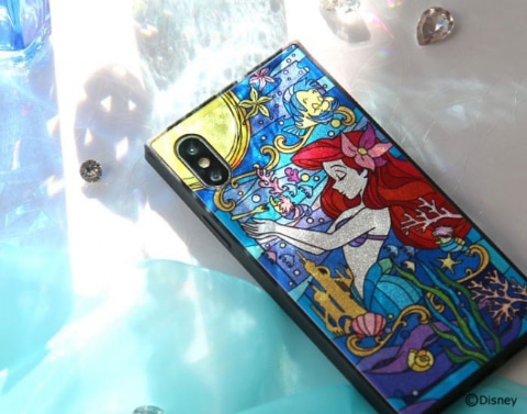 ディズニーキャラクターが描かれたステンドグラス風のiphone用ケース 3080円 ケータイ Watch