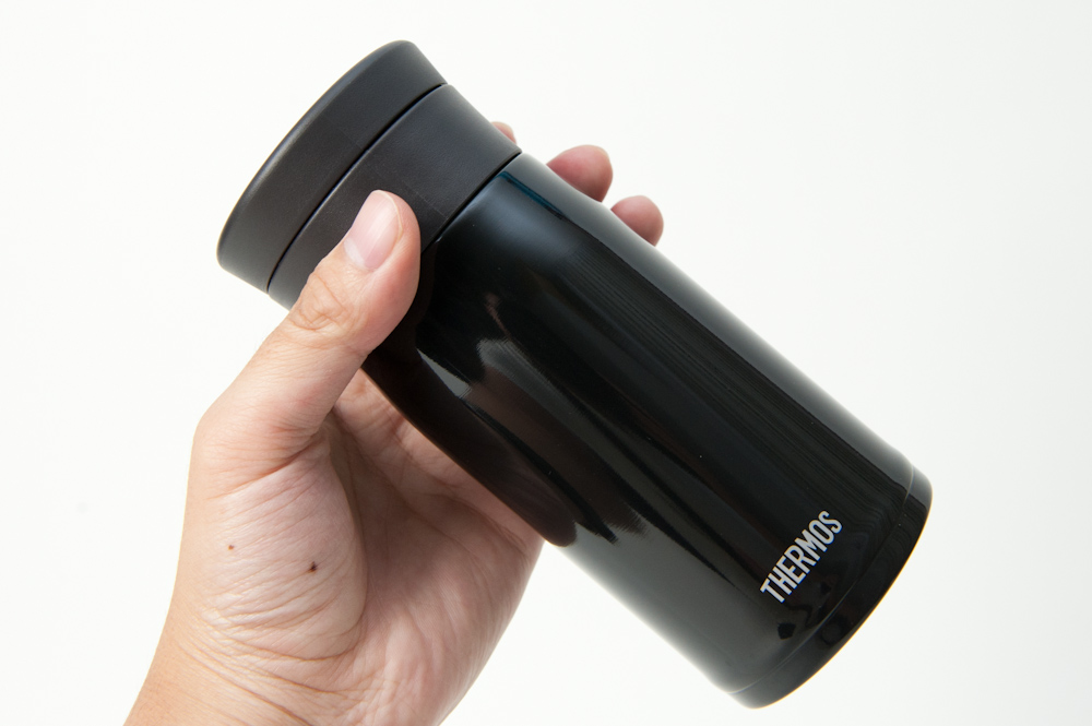 サーモス 真空断熱ケータイマグ で外出時の休息が様変わり ケータイ Watch Watch