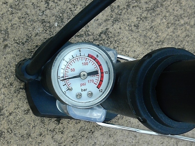 画像 とてもコンパクト 自転車用足踏み空気入れ 3 5 ケータイ Watch Watch