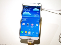 Galaxy Note 3 は10月に日本で発売 Galaxy Gear も登場 ケータイ Watch Watch