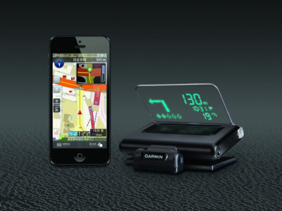 Iphoneのカーナビ情報を前方に投影 透過ディスプレイ Garmin Hud日本版 ケータイ Watch