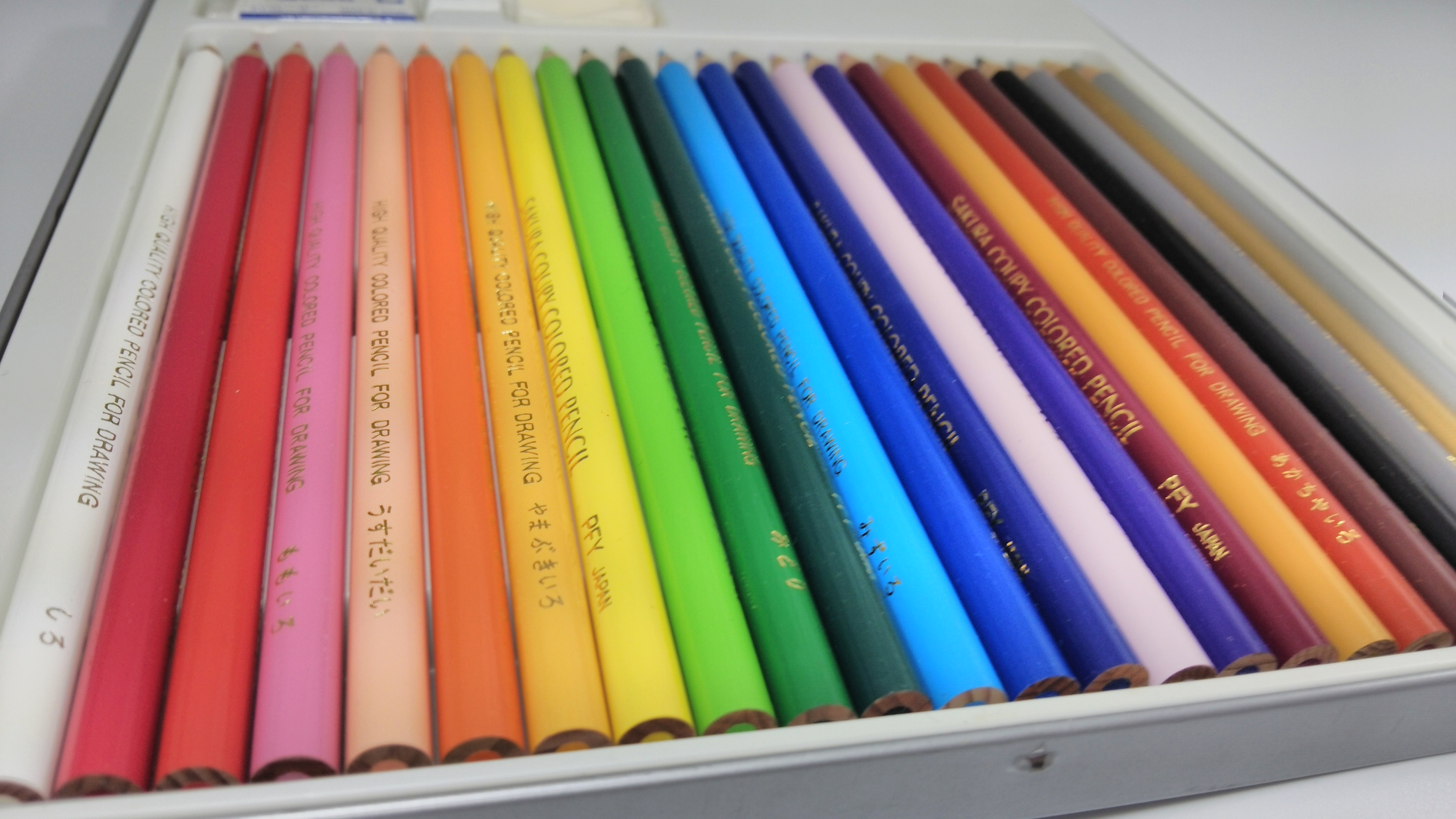 Disney Mobile On Docomo Sh 05f シルキーホワイト ケータイ Watch Watch