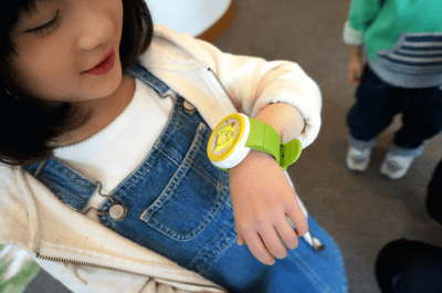 腕時計に ママに電話 Auからキッズ向けの Mamorino Watch ケータイ Watch