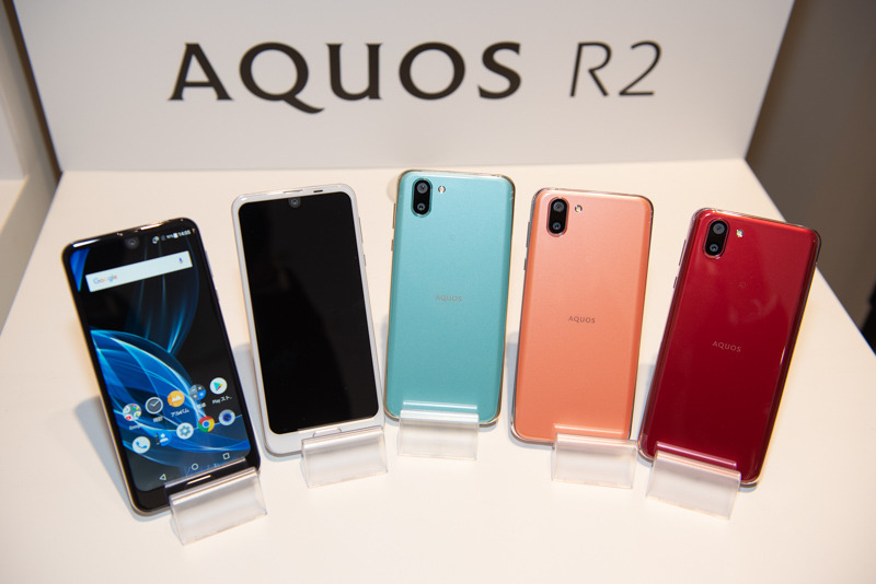 動画 静止画のツインカメラ Aquos R2 発表 シャープ新フラッグシップモデル ケータイ Watch