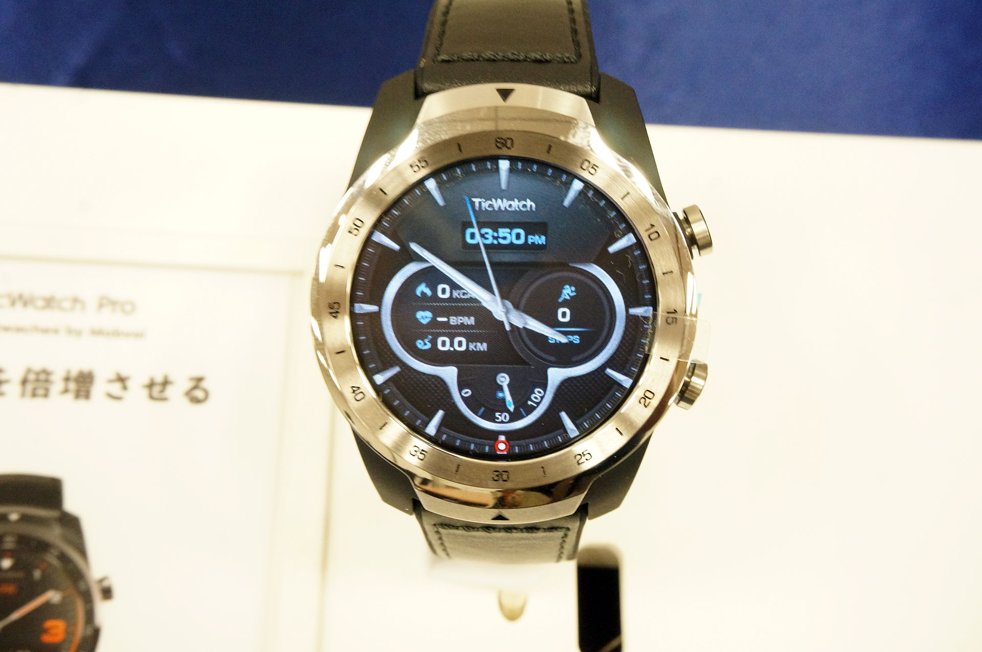 Wear OSのスマートウォッチ「TicWatch Pro」登場、2万9499円 - ケータイ Watch