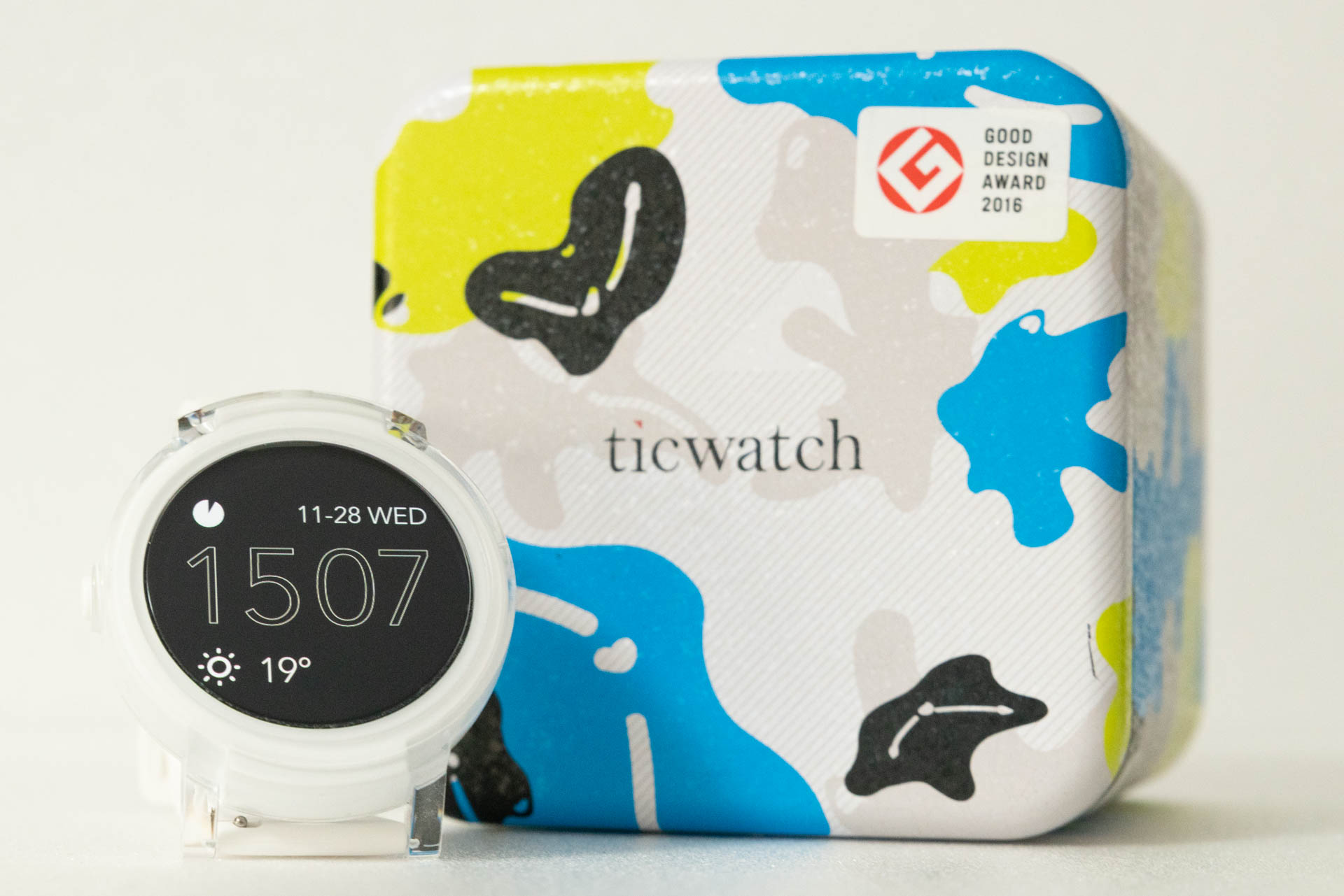 お手軽プライスな「TicWatch E」がわりと万能な件 - ケータイ Watch