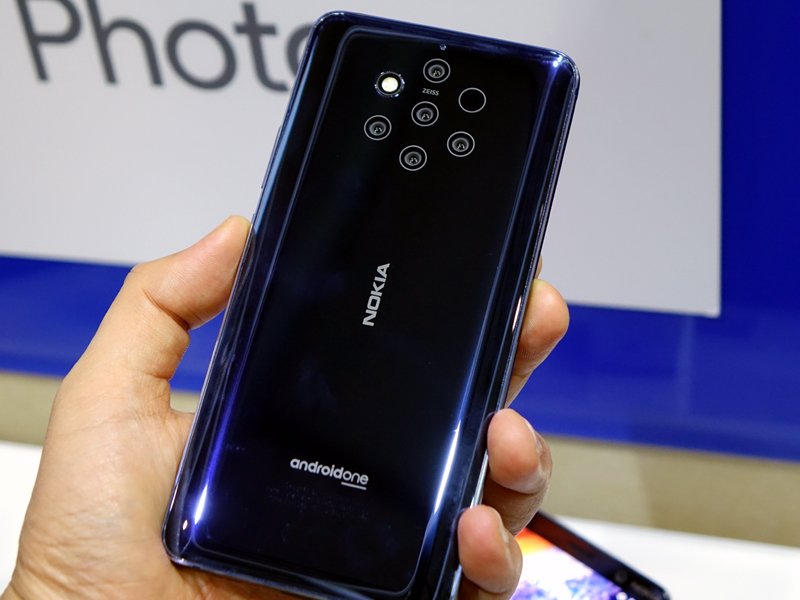 HMD Global、5眼カメラ搭載の「Nokia 9 PureView」を出展 - ケータイ Watch