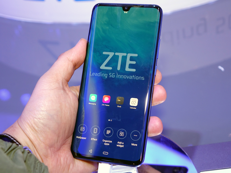 ZTE、5G対応の「AXON 10 Pro 5G」を出展、ミドルレンジも発表 - ケータイ Watch