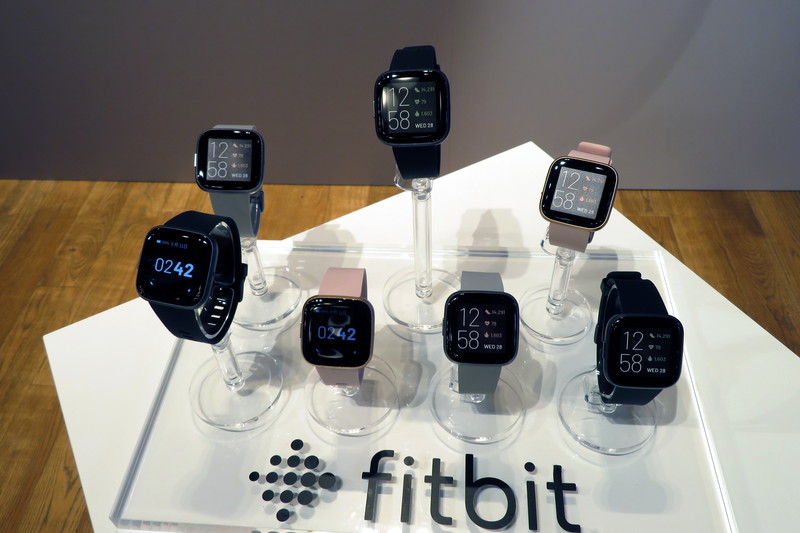 Alexa搭載のスマートウォッチ「Fitbit Versa 2」、2万6990円～で9月24日発売 - ケータイ Watch