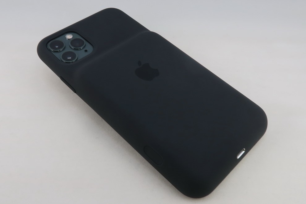 重くても使いまくりたい人のためのアップル純正「iPhone Smart Battery Case」 - ケータイ Watch