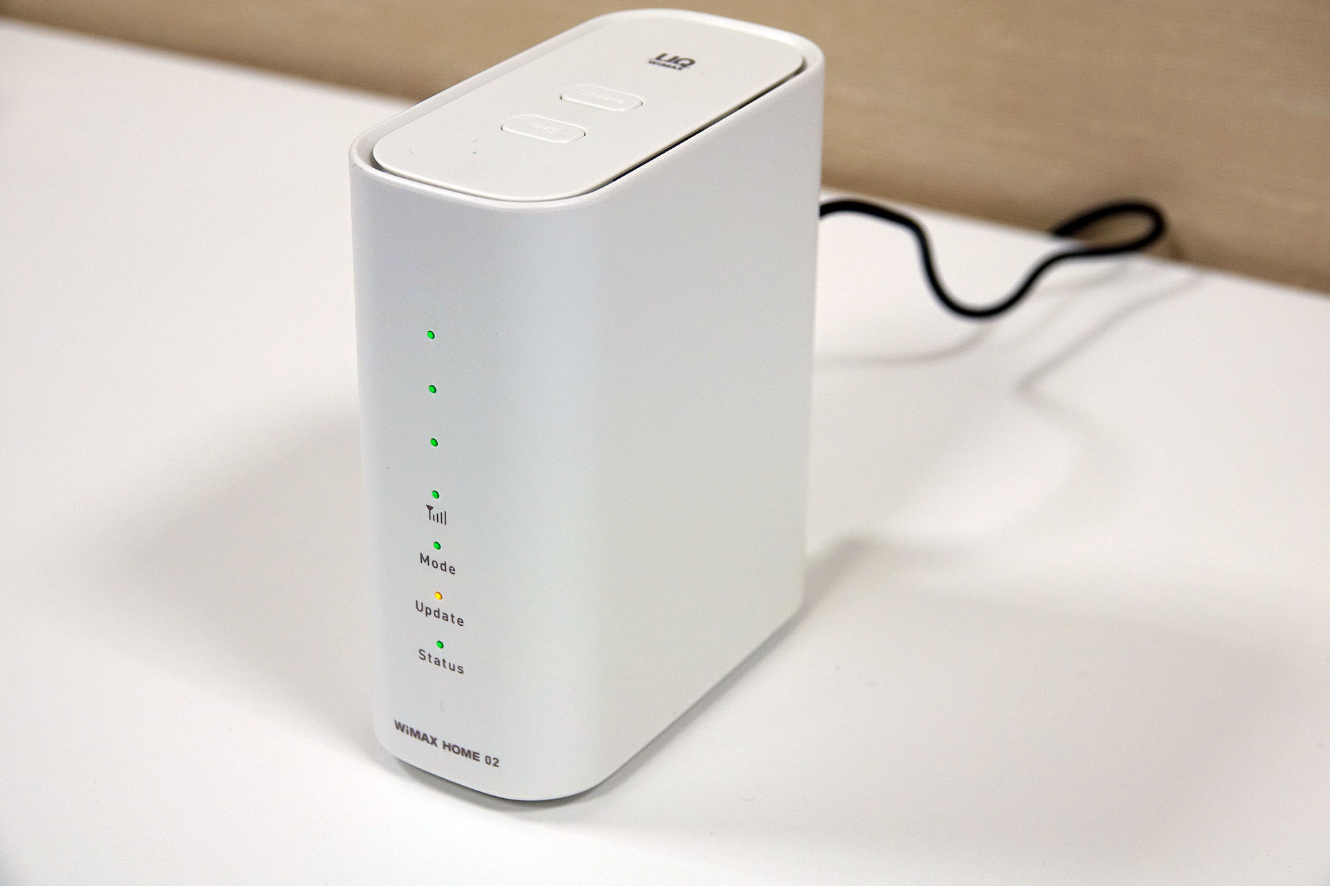 UQ、WiMAX 2+/LTE対応のホームルーター「HOME 02」 - ケータイ Watch