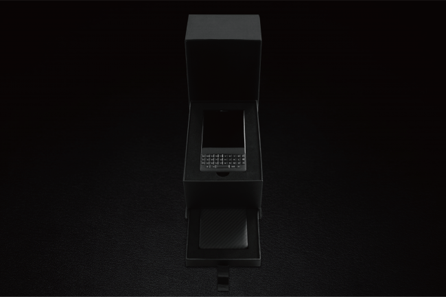 限定299台の「BlackBerry KEY2 Last Edition」――オリジナルケース付き