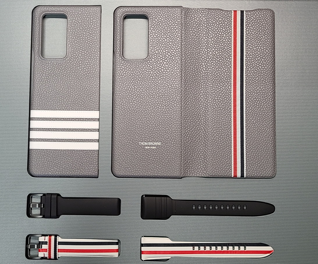 Galaxy Z Fold2 THOM BROWNEケース付き Galaxy Z Fold2 Thom Browne Editionの付属ケースは損傷した場合は修理
