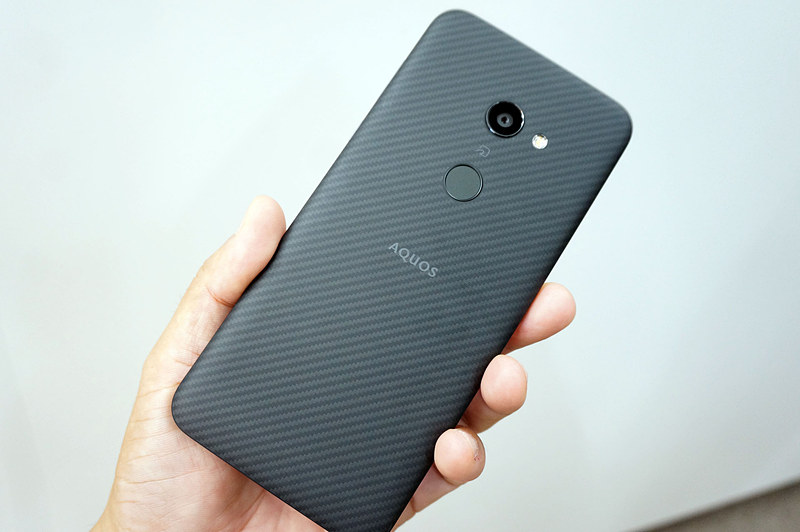 今日は何の日？】“ハイエンドで軽い”新たな価値もたらすスマホ「AQUOS