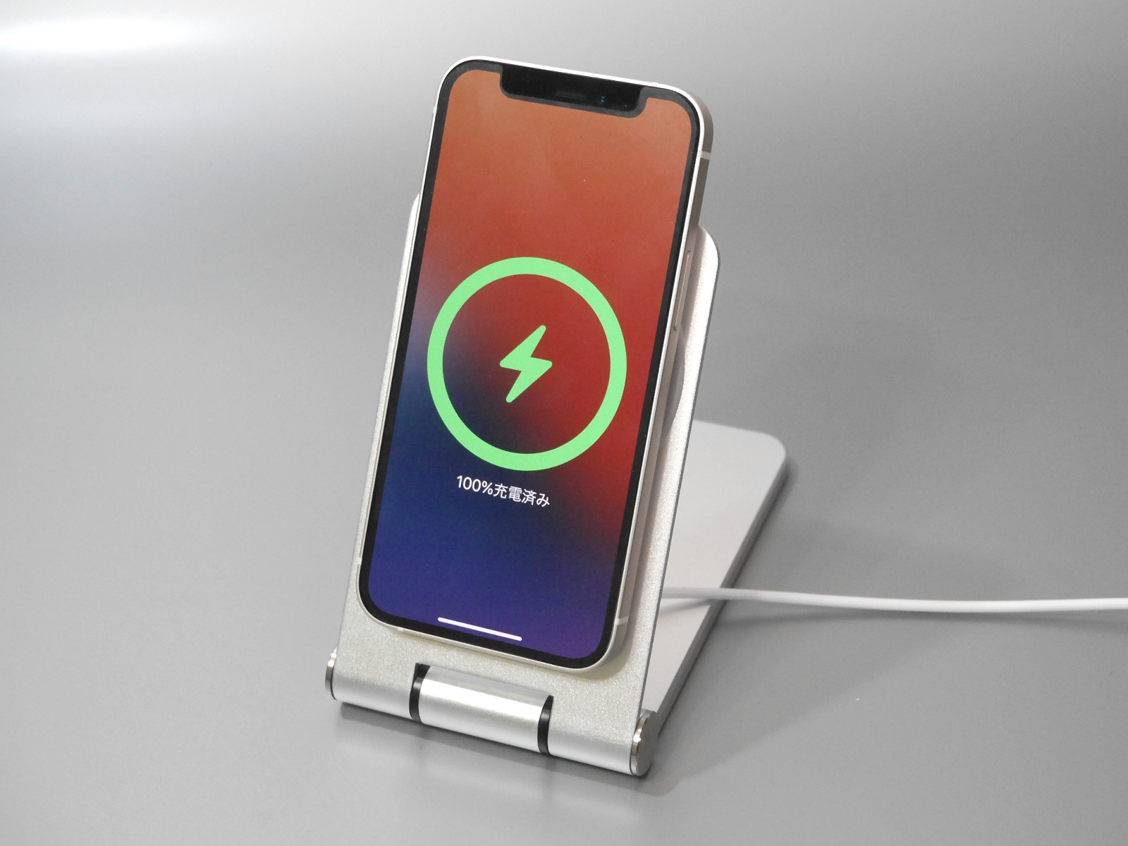 安定感抜群 Magsafe充電器を立てて使いたい人向けのスタンド ケータイ Watch