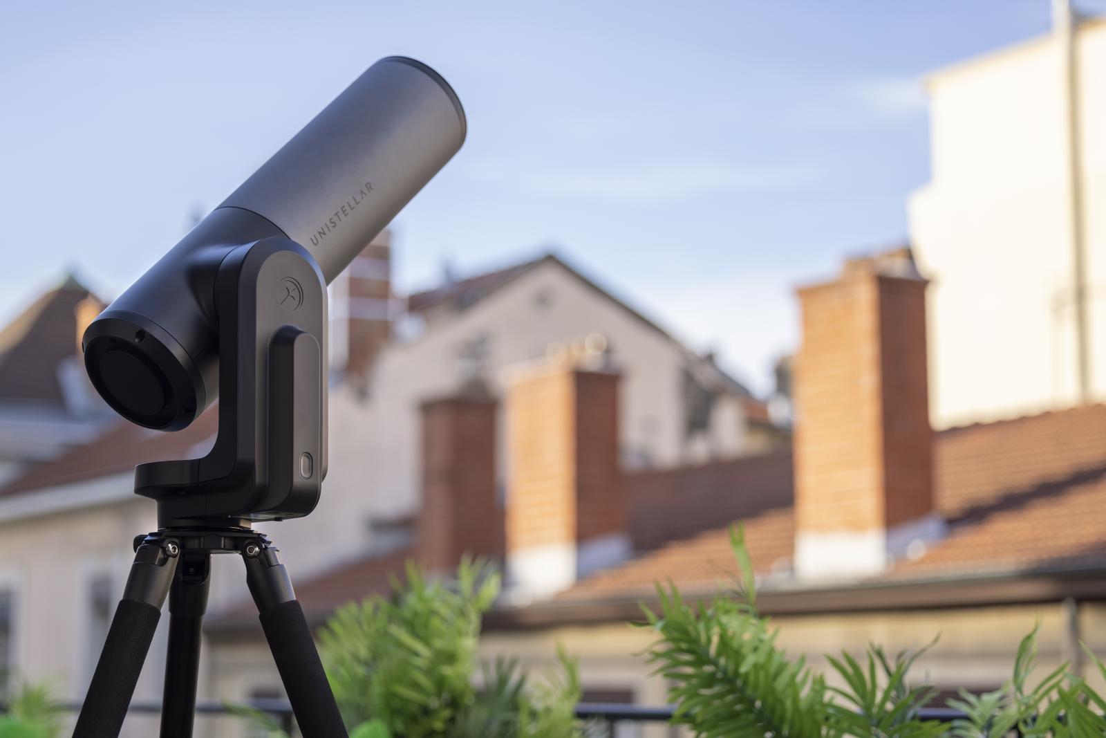 プラススタイル、スマホ連携で自動的に星を捉える望遠鏡「eVscope 