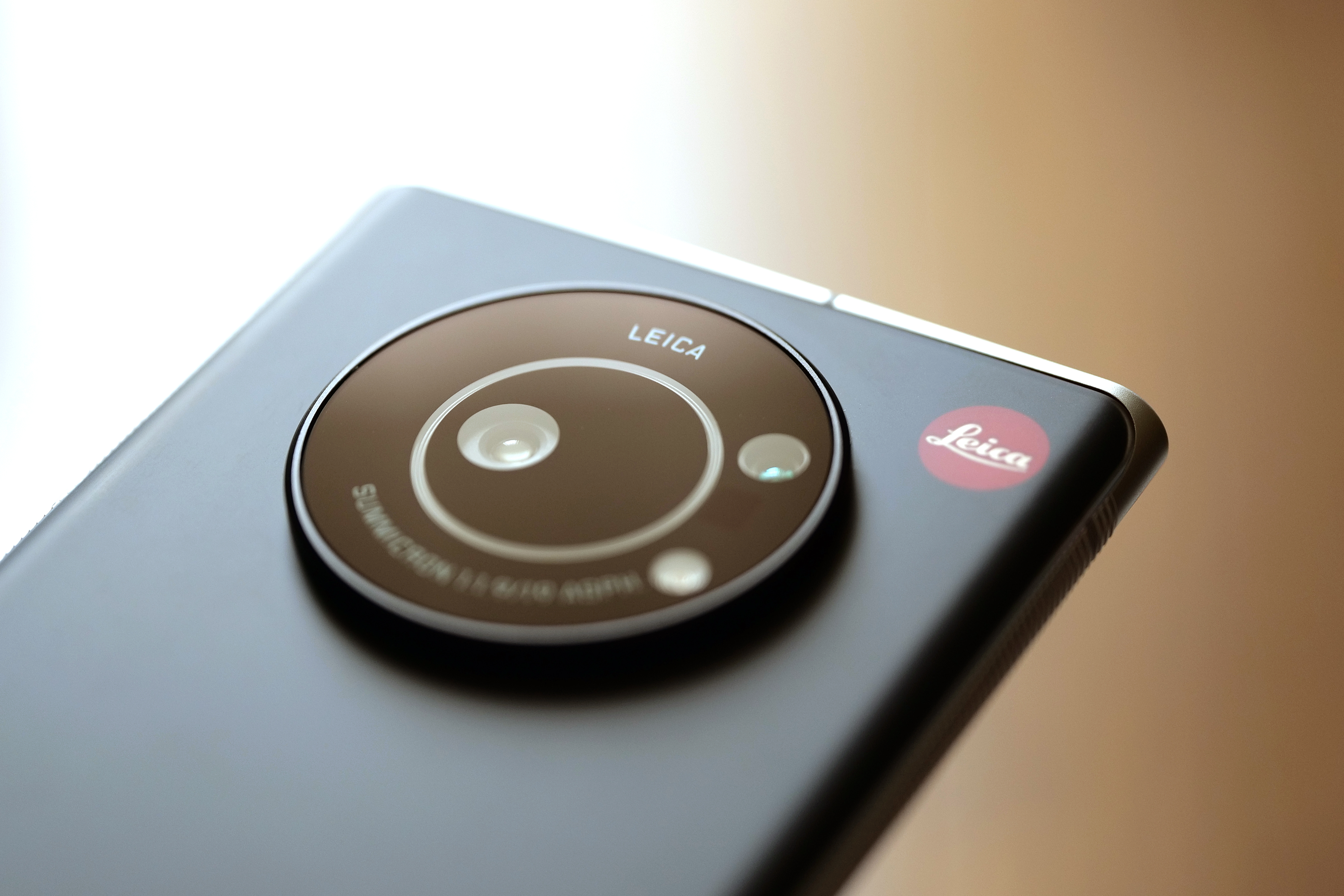 ライカ初のスマートフォン「Leitz Phone 1 」を試す] - ケータイ Watch
