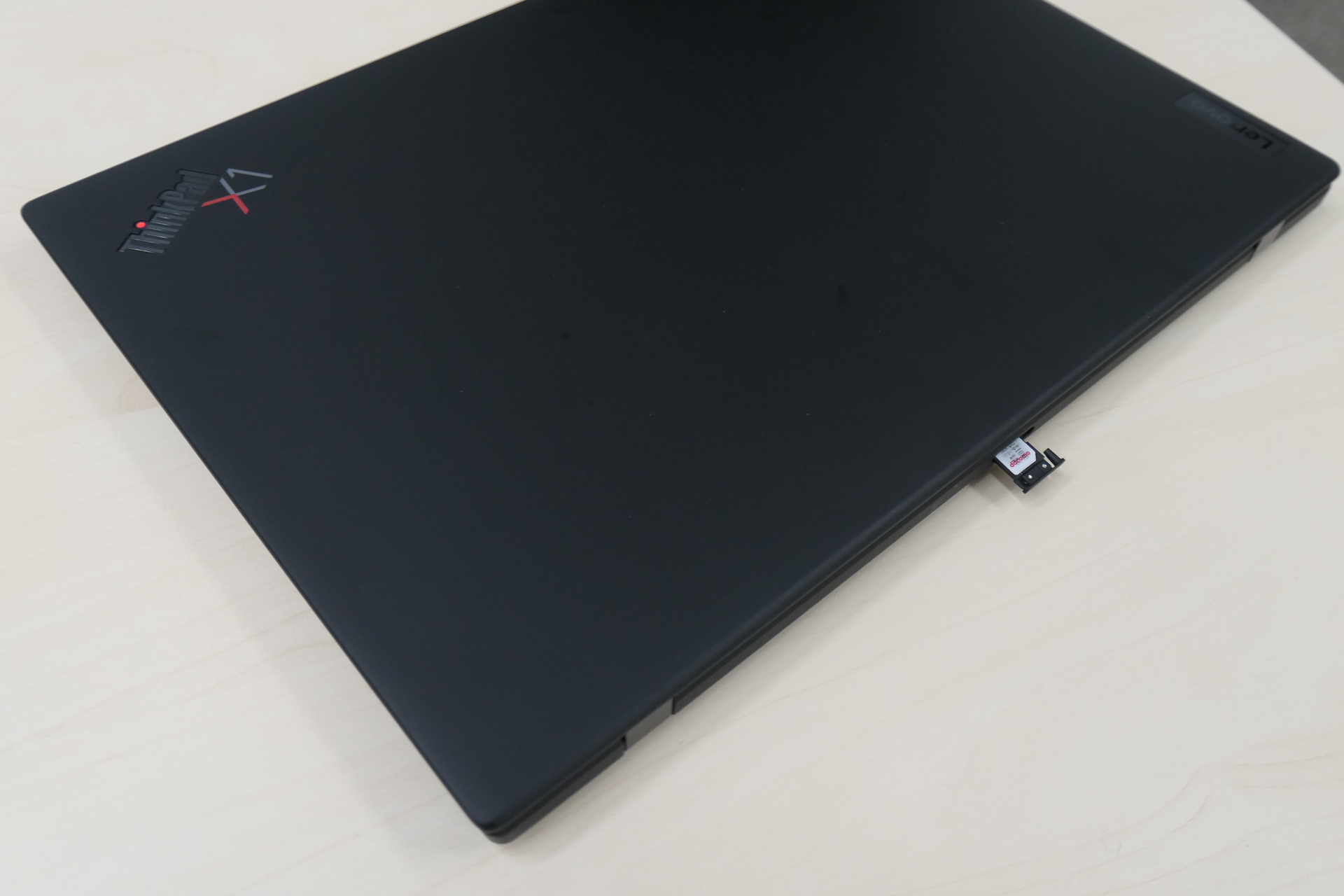 ドコモ、レノボの5G対応ノート「ThinkPad X1 Nano」を発売 - ケータイ 
