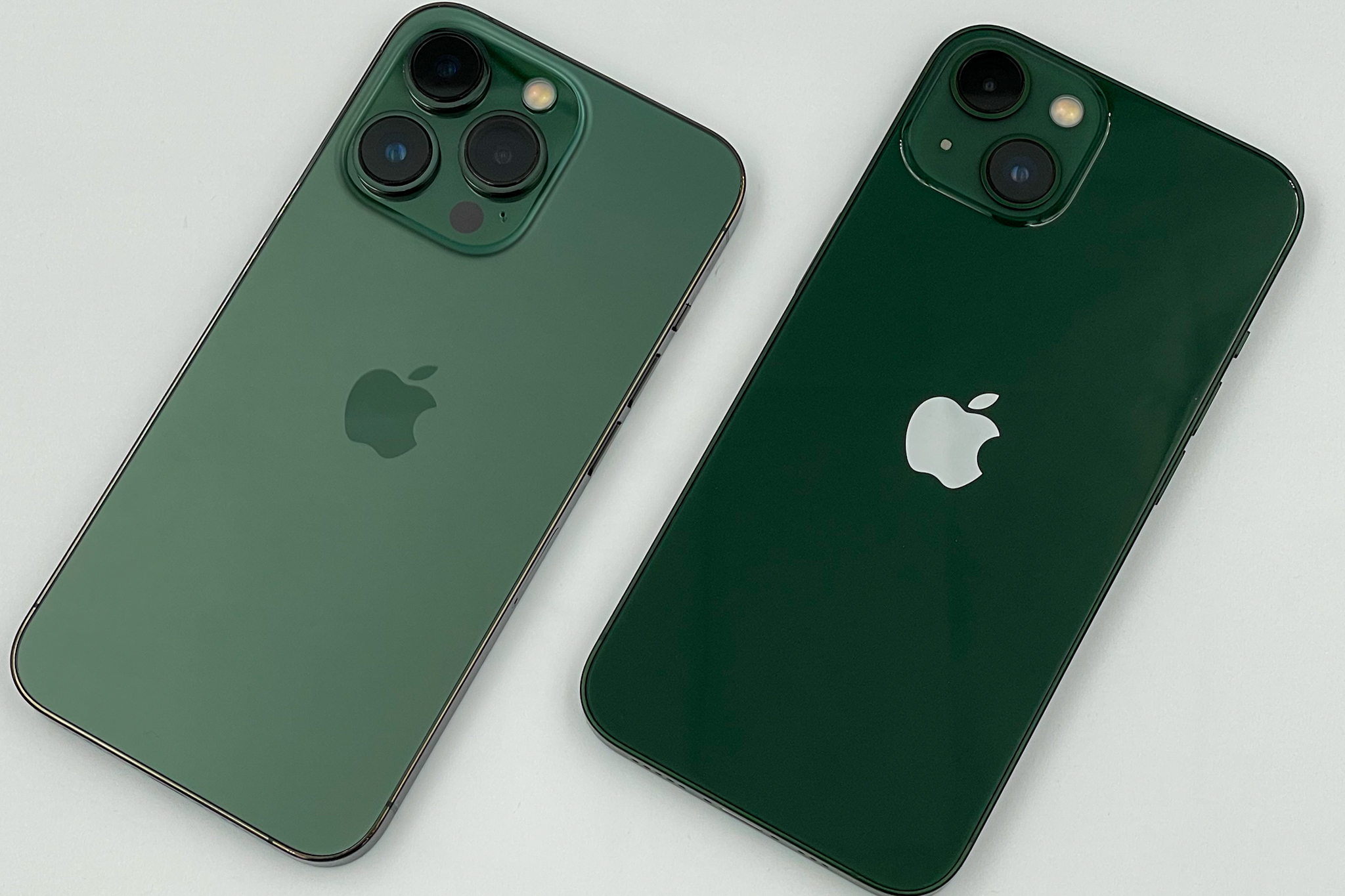 iPhone13 新色 グリーン 128GB - スマートフォン/携帯電話