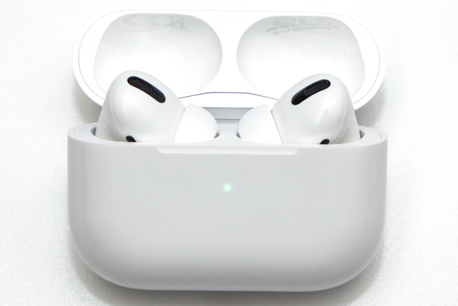 安いサイト apple airpods 充電ケース付き magsafe pro イヤフォン