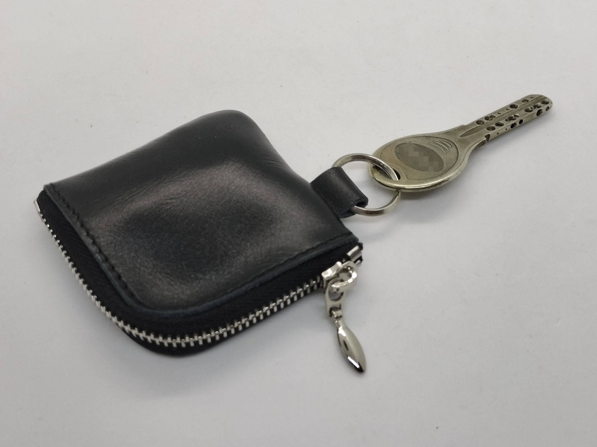 キャッシュレス決済時代に逆行する小さな財布をまた買ってしまった - ケータイ Watch