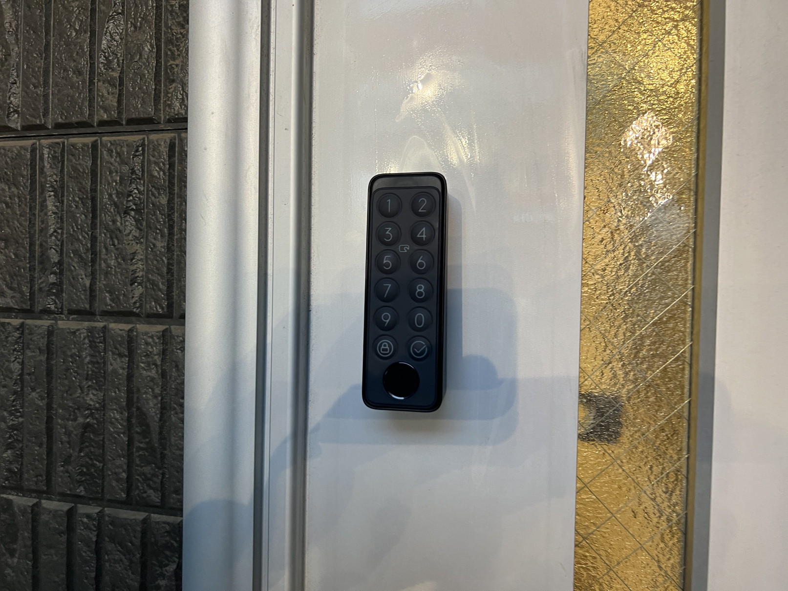 SwitchBot スマートロック＋指紋認証パッドで玄関の施錠・解錠がより