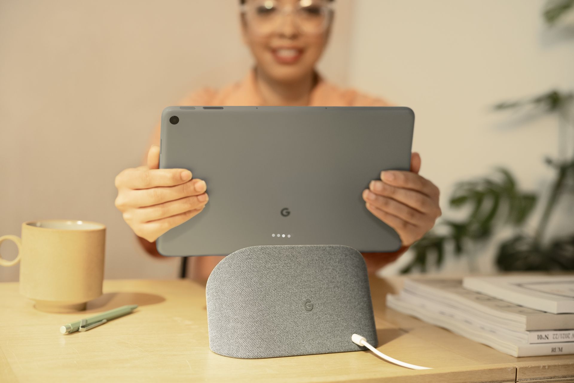 11インチ「Google Pixel Tablet」登場、スピーカー＆充電の2in1 
