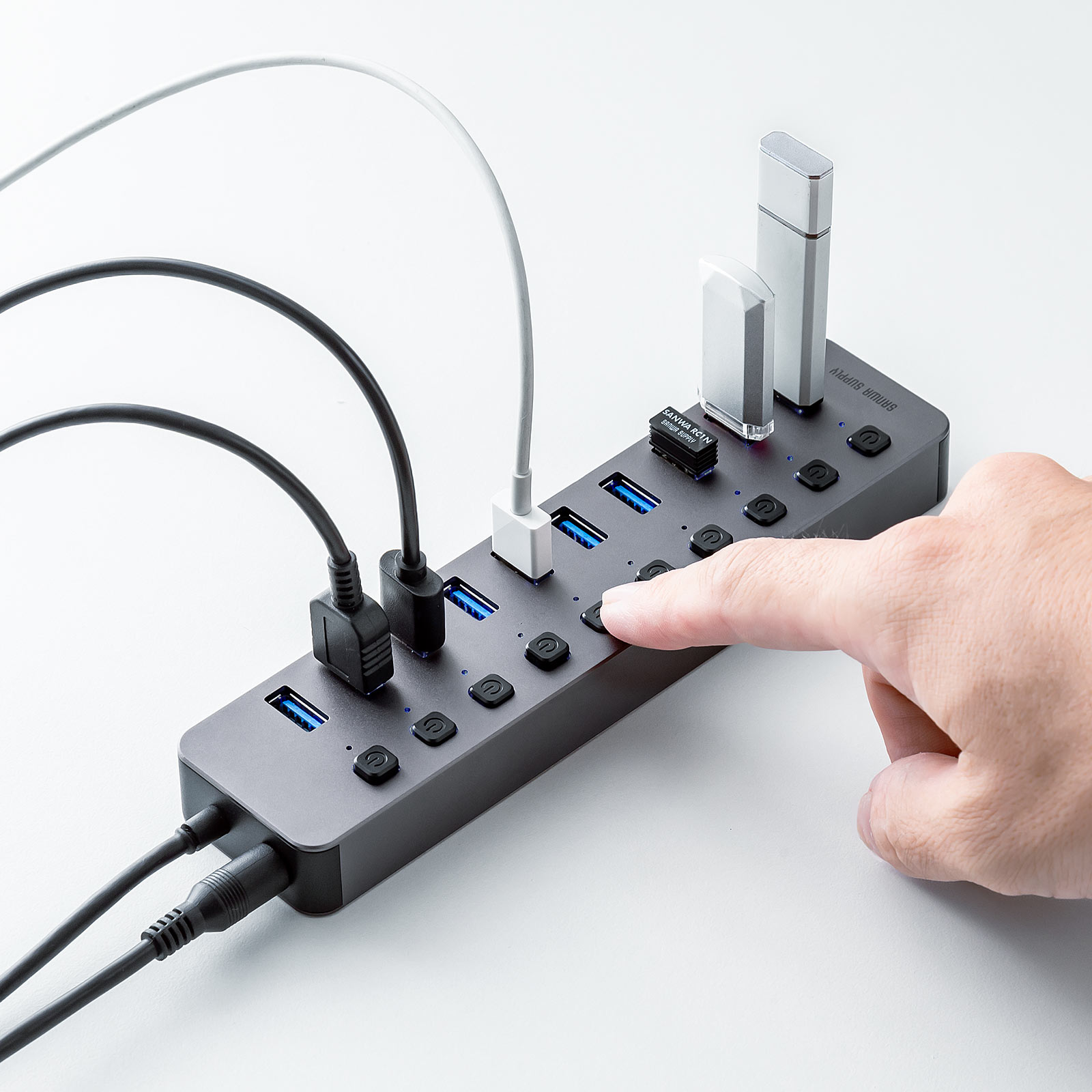 サンワサプライから10ポートUSBハブ「400-HUBA23GM」、個別スイッチ