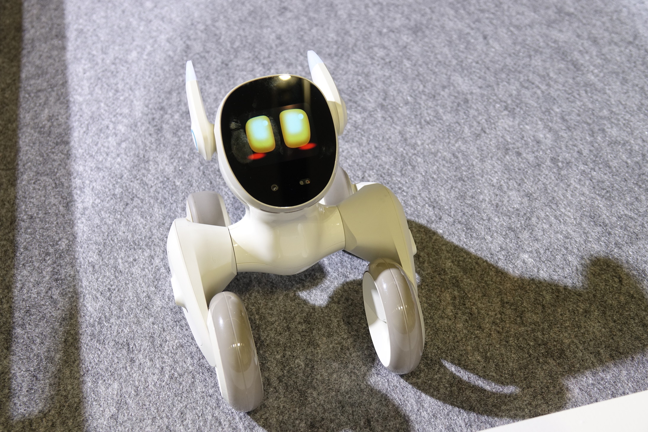 アンカー子会社からChatGPT／Amazon Lex対応のペットロボット 