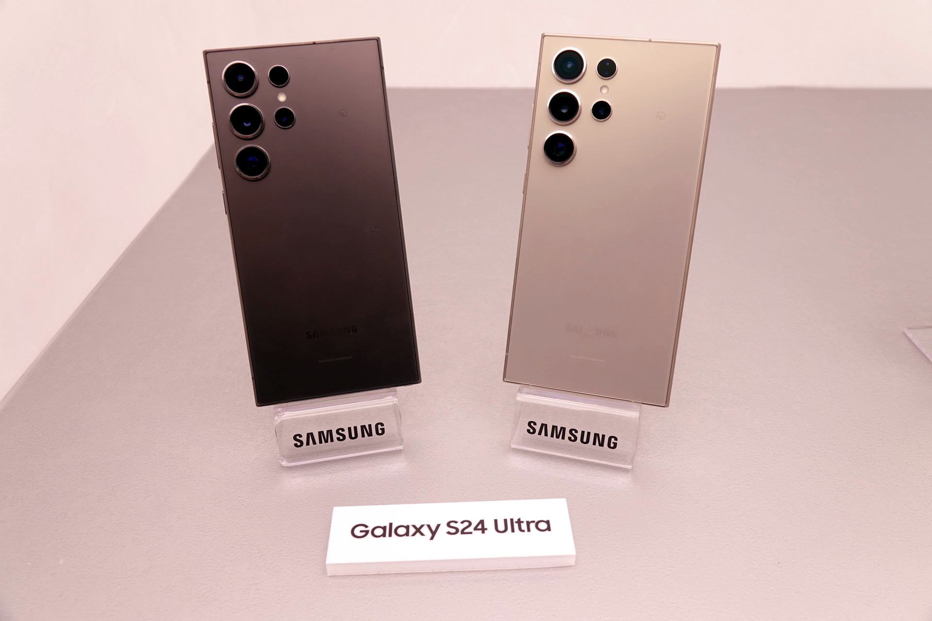 auから「Galaxy S24 Ultra」、11日に発売 - ケータイ Watch