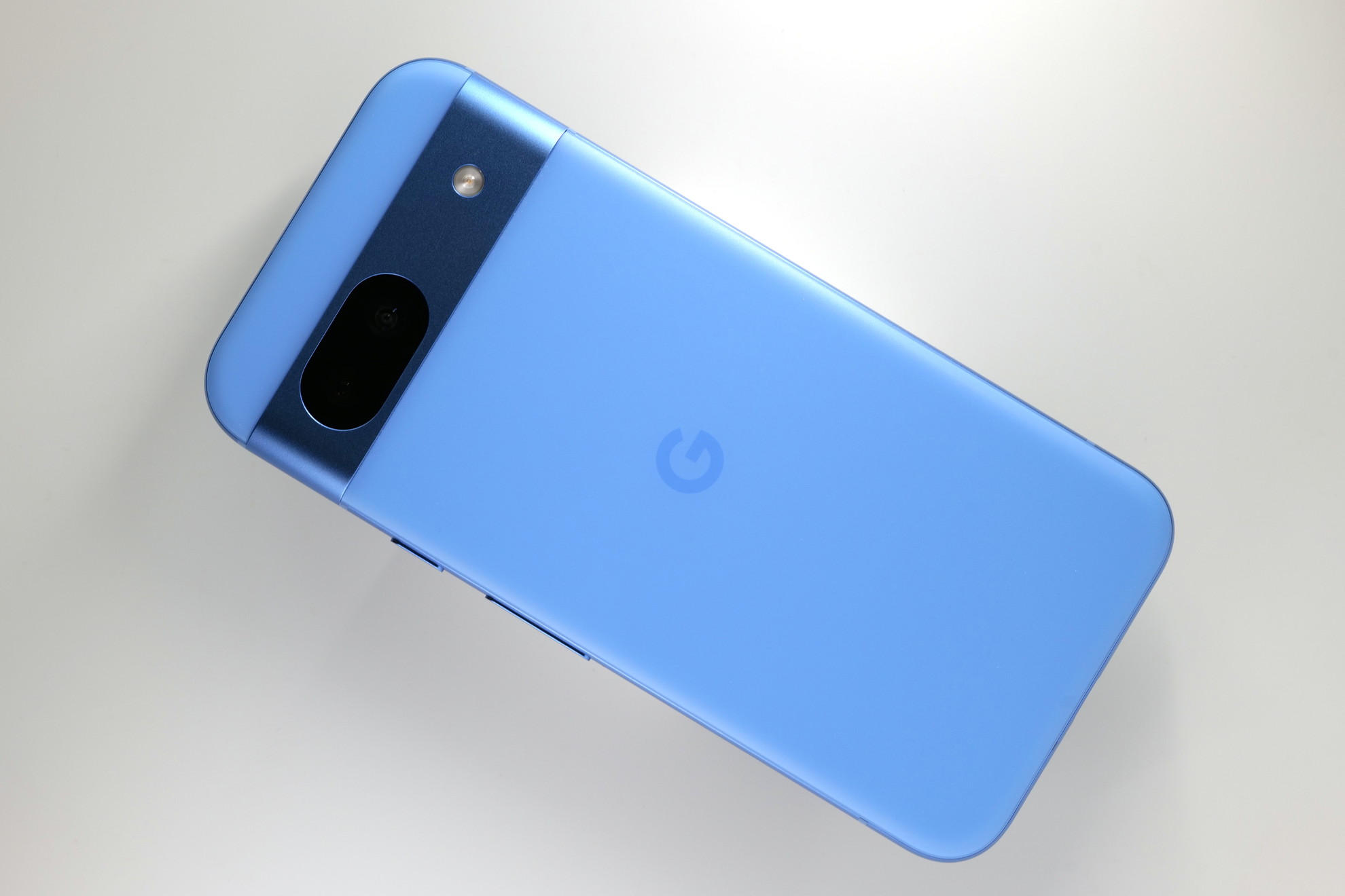 グーグルピクセル8a　本体　青 Pixel 8a」充実のカメラ機能をレビュー！ 価格と性能のバランスがとれ