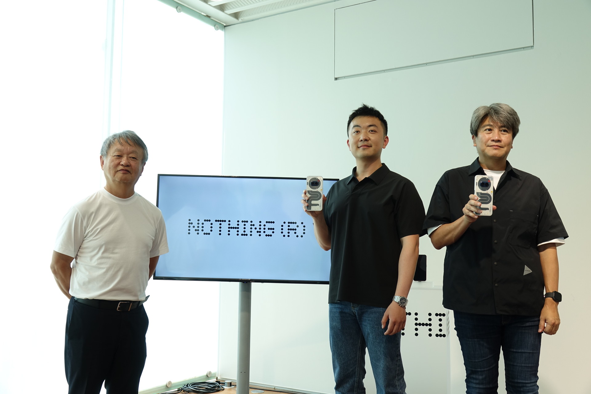 Nothingが目指す「AIの姿」、カール・ペイCEOと深澤直人氏が