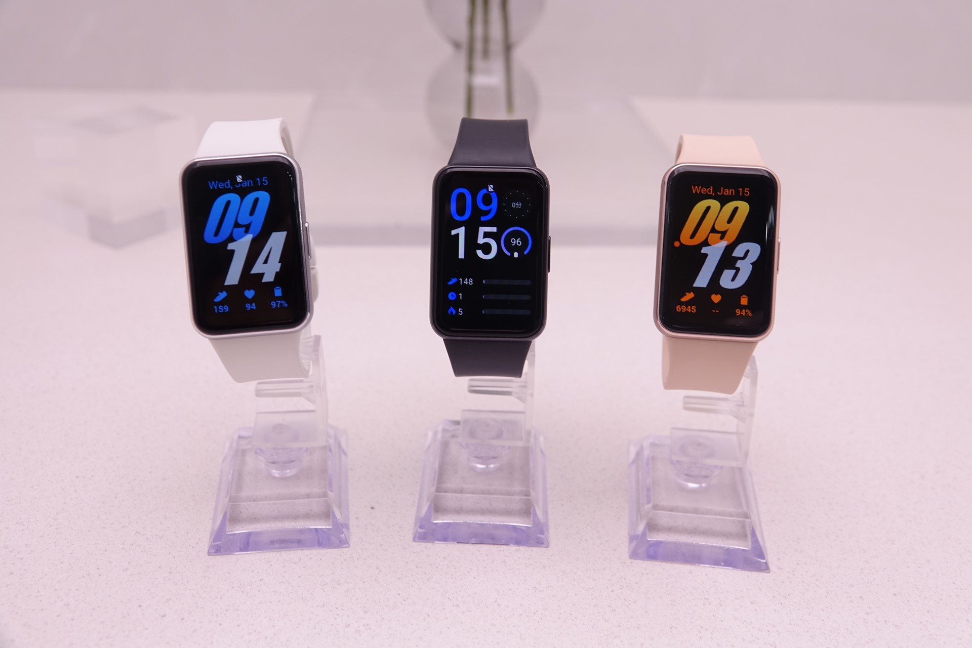 サムスン、スマートバンド「Galaxy Fit3」を1月31日に発売 - ケータイ