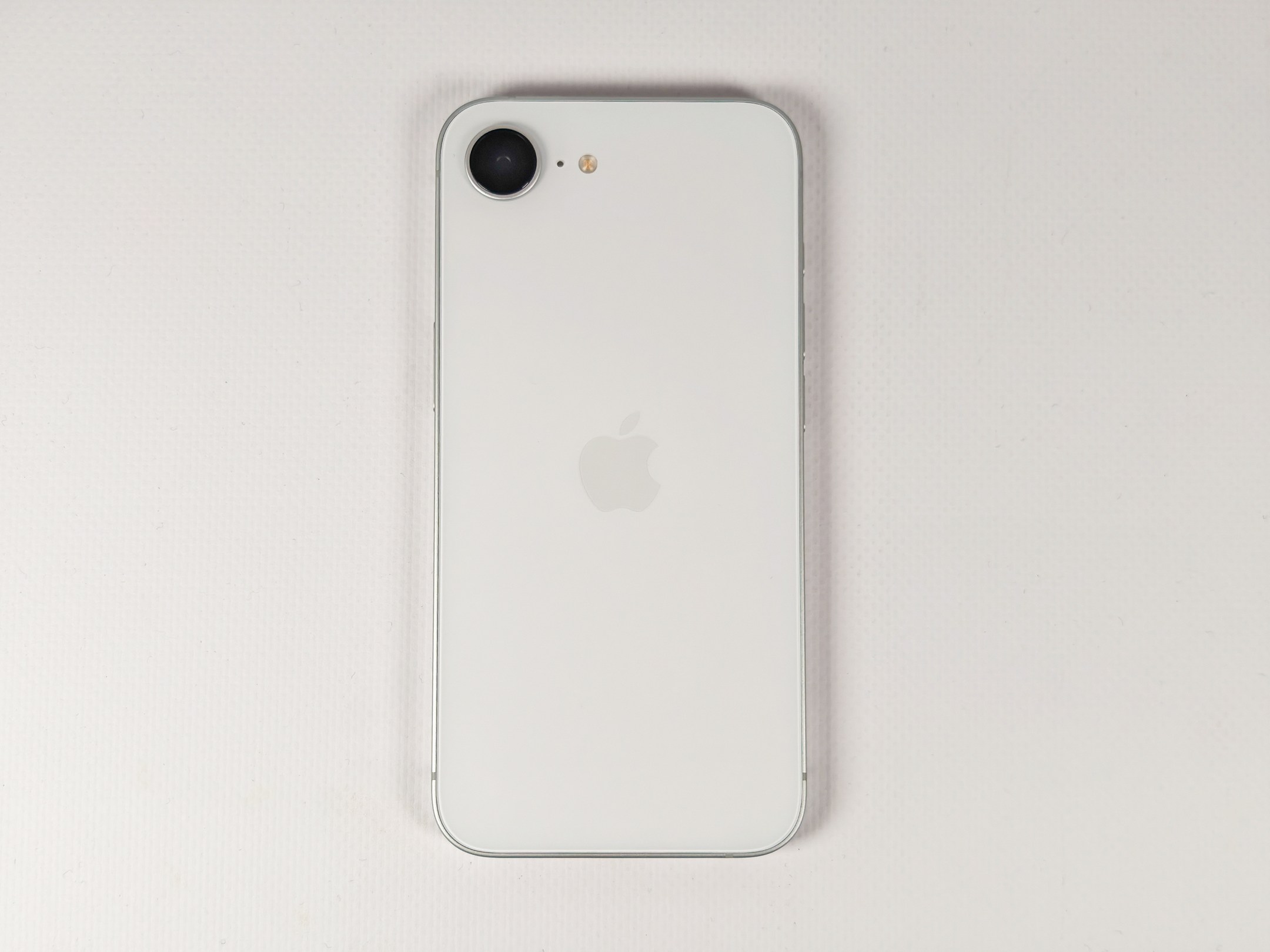 iPhone 16e」のスペック、対応バンド、本誌記事まとめ [新機種まとめ 