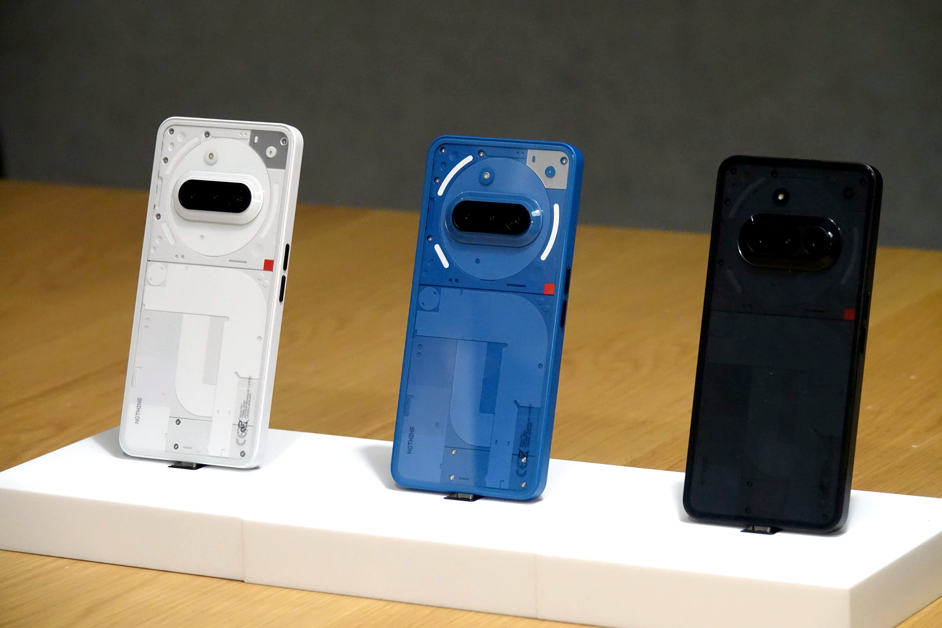 Nothing Phone (3a)」発売、カメラは3眼に 記憶を整理する「Essential 